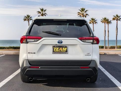 Used 2024 Toyota RAV4 LE AWD/4WD image 6