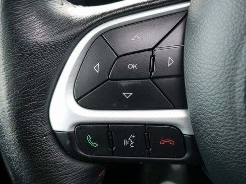 Used 2018 Jeep Renegade Trailhawk w/ Cold Weather Group II image 24