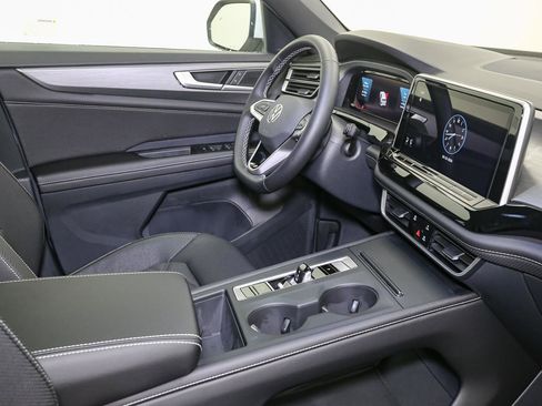 New 2026 Volkswagen Atlas Cross Sport SE AWD/4WD image 16