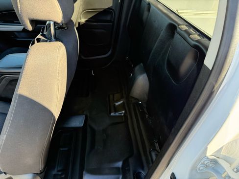 Used 2022 Chevrolet Colorado LT w/ Fleet Safety Package image 13