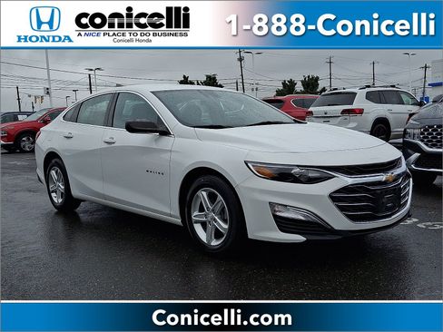 Used 2023 Chevrolet Malibu LS FWD image 1