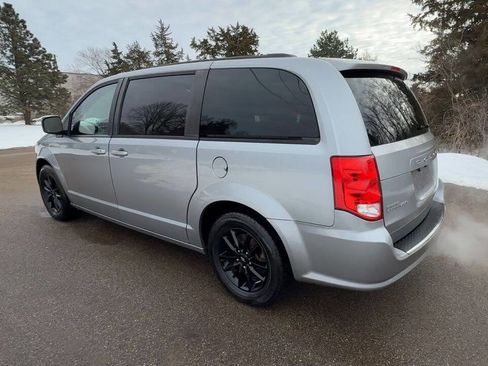 Used 2019 Dodge Grand Caravan GT image 3