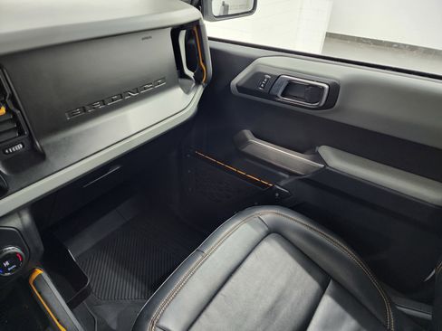 Used 2023 Ford Bronco Badlands w/ Sasquatch Package image 11