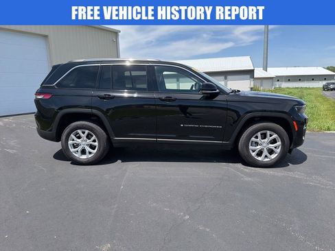 Used 2023 Jeep Grand Cherokee Limited AWD/4WD image 3