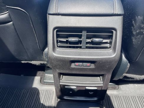Used 2018 Ford Edge Titanium w/ Equipment Group 302A AWD/4WD image 21
