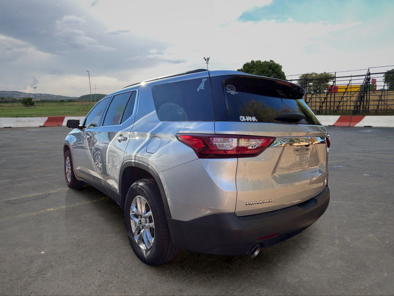 Used 2021 Chevrolet Traverse LT FWD image 4