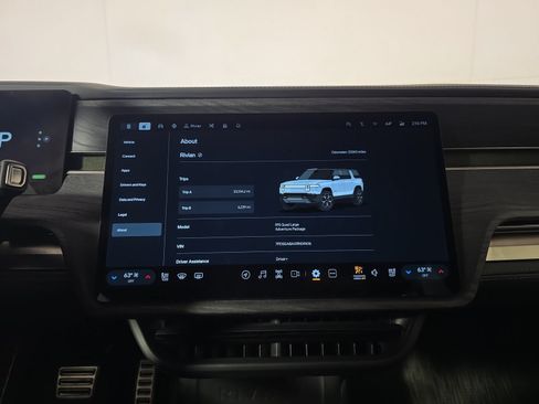 Used 2024 Rivian R1S Adventure AWD/4WD image 29