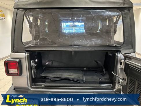 Used 2021 Jeep Wrangler Sport image 13