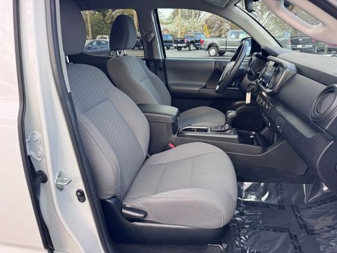 Used 2023 Toyota Tacoma SR AWD/4WD image 21