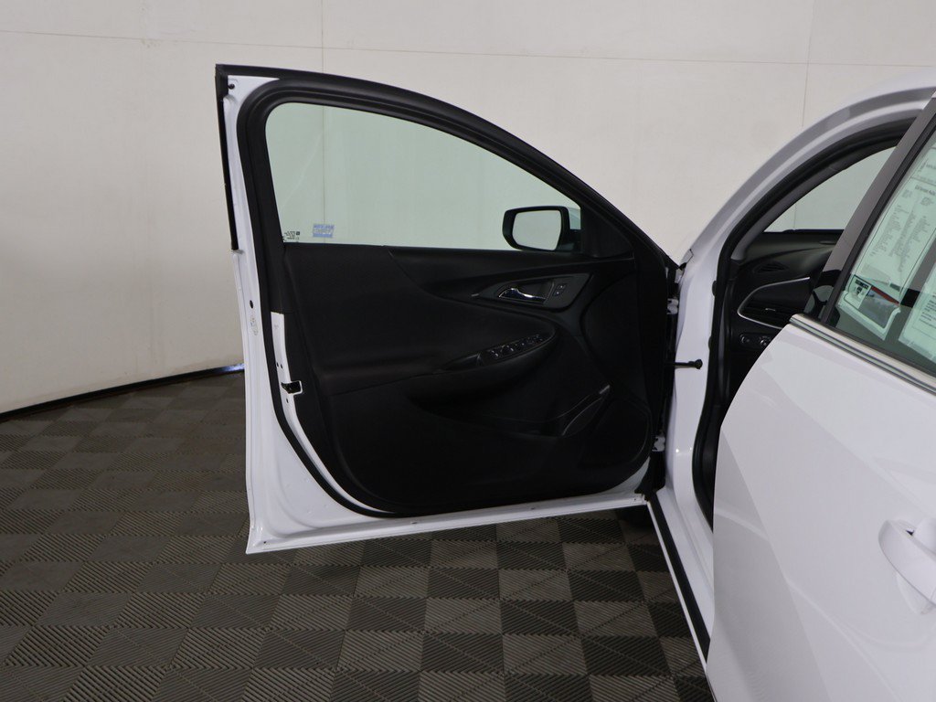 Used 2024 Chevrolet Malibu LT FWD image 18