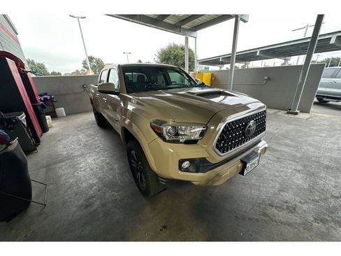 Used 2018 Toyota Tacoma TRD Sport w/ TRD Premium Sport Package image 2