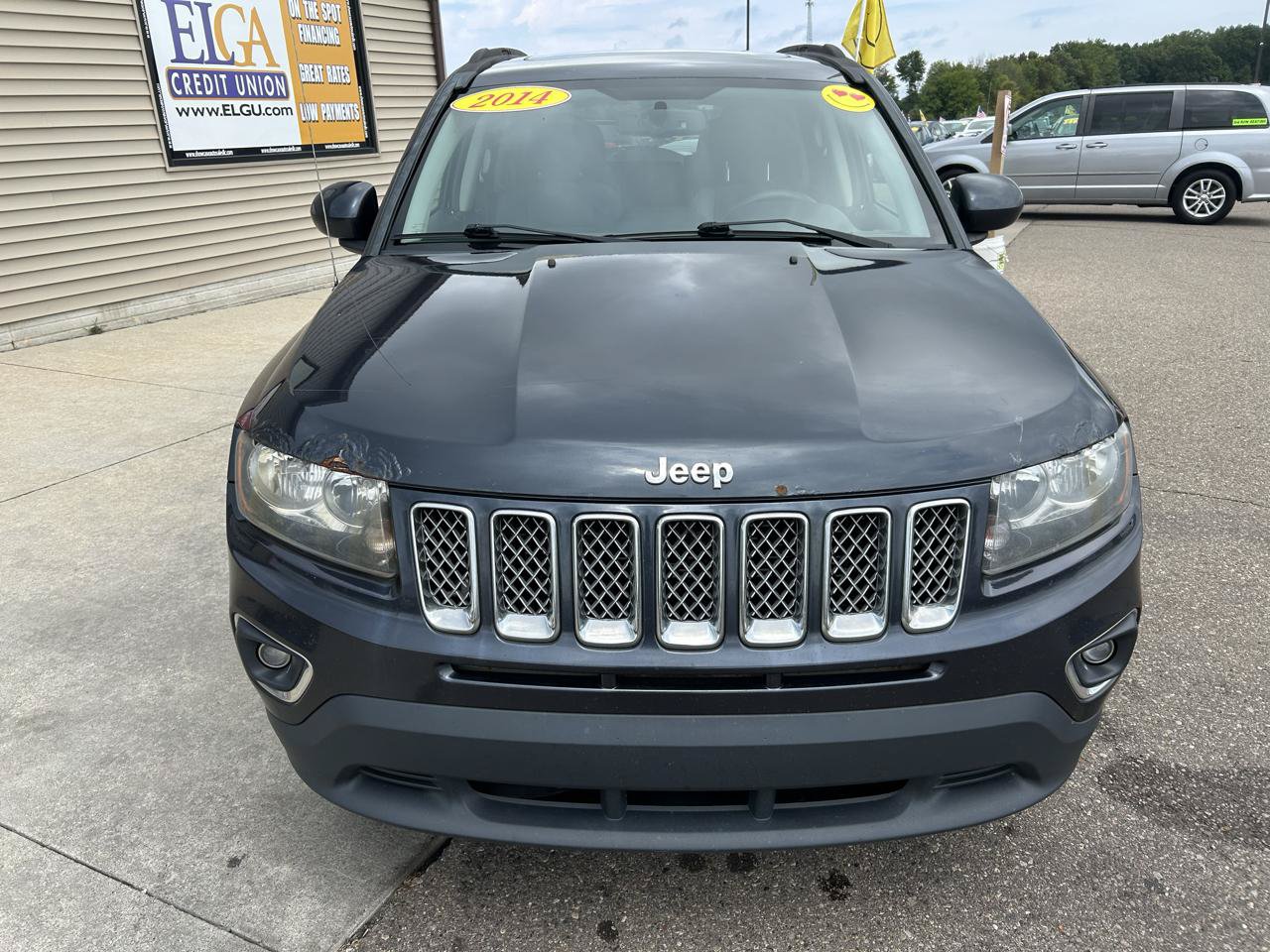 Used 2014 Jeep Compass Latitude FWD image 2