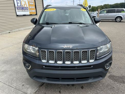 Used 2014 Jeep Compass Latitude FWD image 2