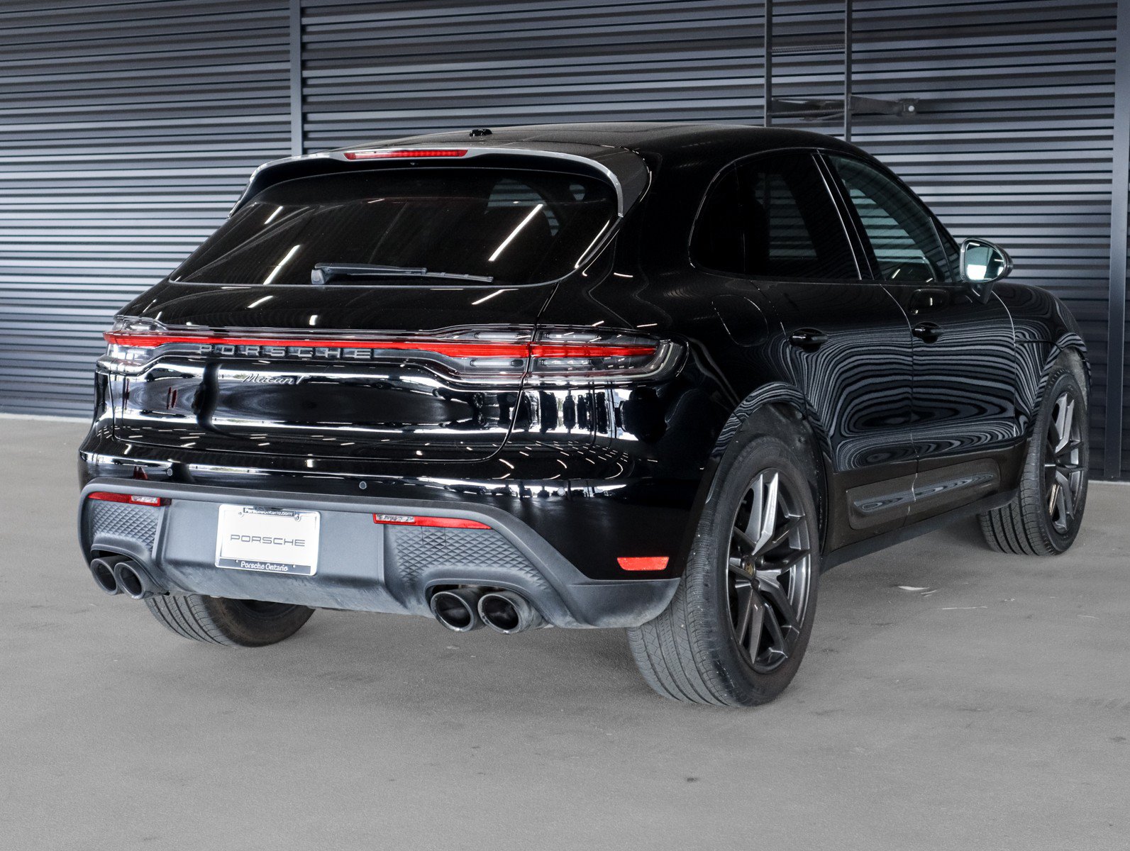 Used 2023 Porsche Macan Turbo AWD/4WD image 10