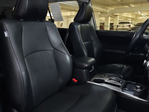 Used 2016 Toyota 4Runner Limited image 24