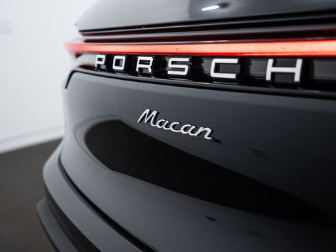 New 2025 Porsche Macan image 26