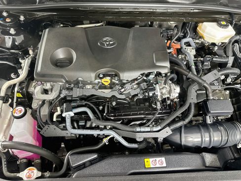 Used 2025 Toyota Camry SE FWD image 33