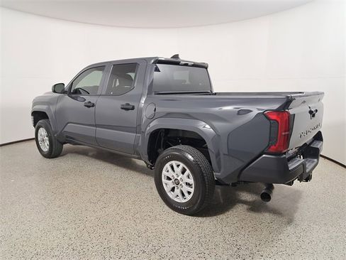 Used 2025 Toyota Tacoma SR image 7