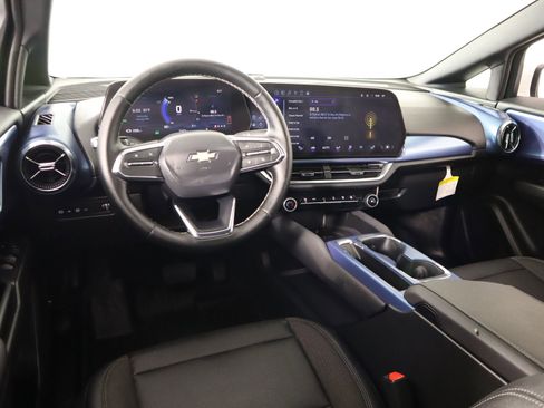 Used 2025 Chevrolet Equinox EV LT w/ LPO, Blackout Package image 2