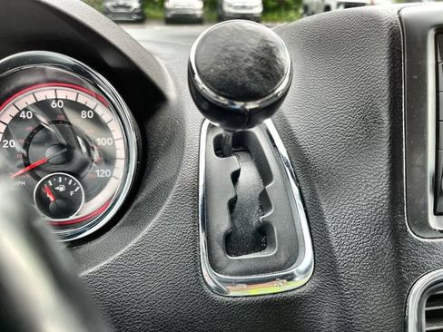 Used 2019 Dodge Grand Caravan SXT FWD image 22