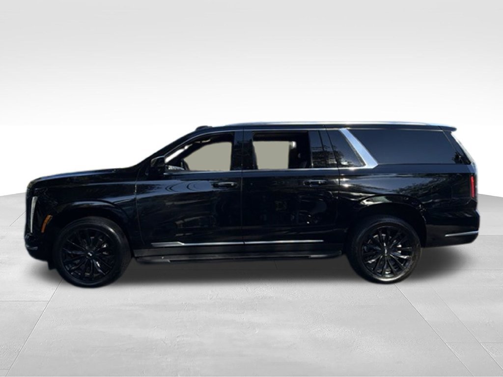 Used 2025 Cadillac Escalade ESV Luxury AWD/4WD image 5