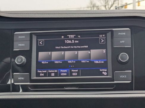 Used 2023 Volkswagen Jetta SE image 17