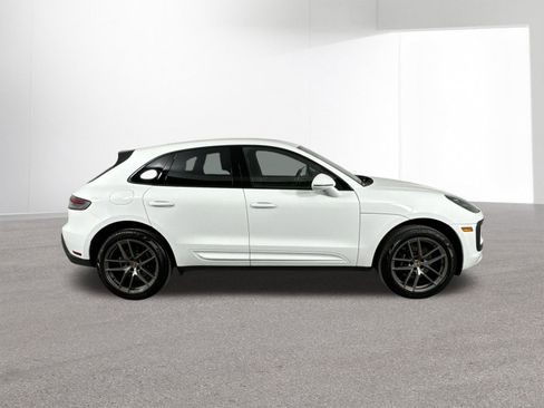 Used 2023 Porsche Macan AWD/4WD image 36