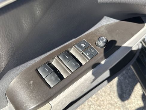 Used 2022 Toyota Camry LE image 11