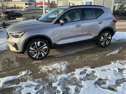 New 2026 Volvo XC40 B5 Ultra w/ Climate Package AWD/4WD image 11