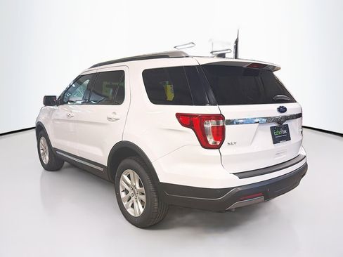 Used 2019 Ford Explorer XLT image 5