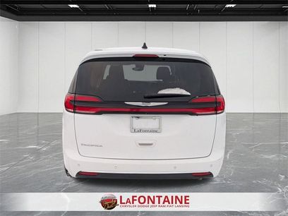 Used 2024 Chrysler Pacifica Touring-L