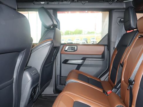 Used 2024 Ford Bronco Outer Banks AWD/4WD image 32