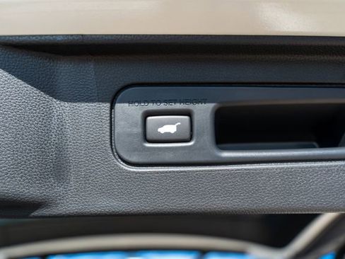 Used 2025 Honda Pilot EX-L image 24