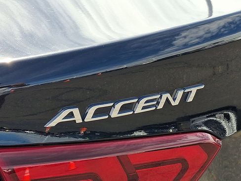 Used 2022 Hyundai Accent SE FWD image 31