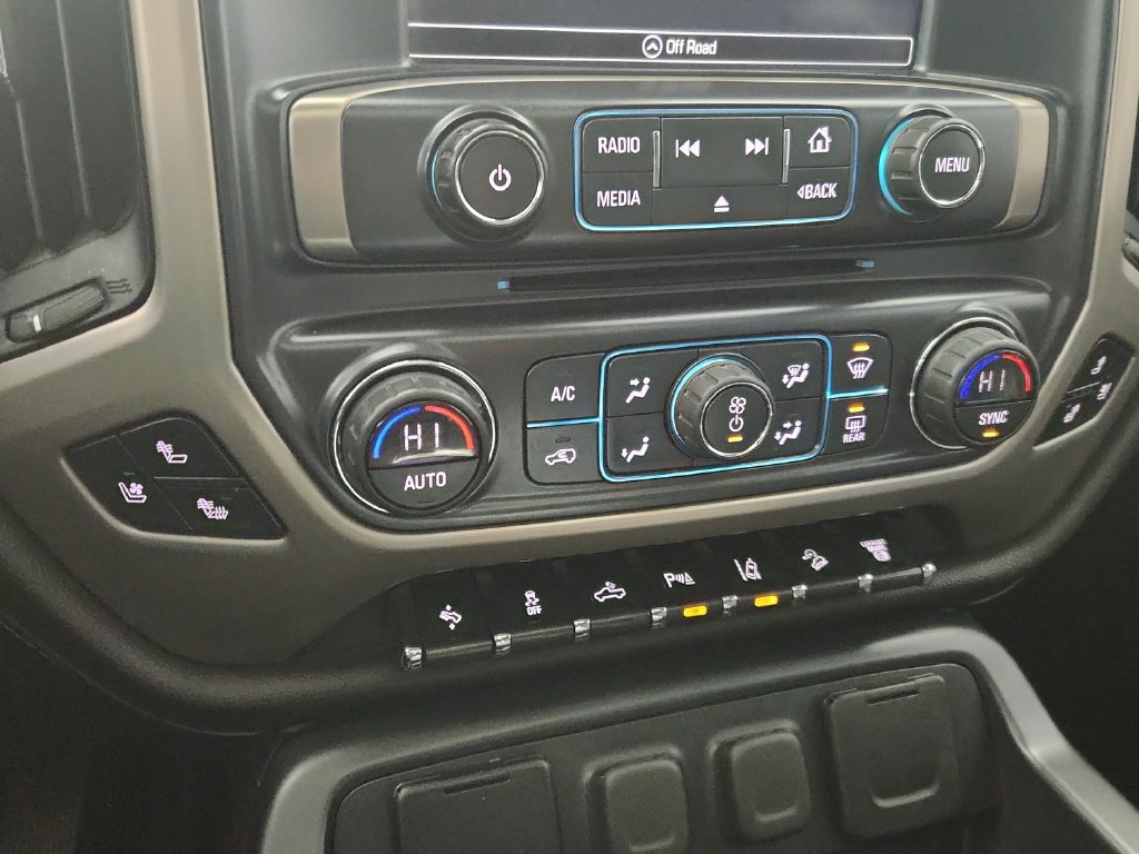 Used 2017 GMC Sierra 2500 Denali w/ Duramax Plus Package AWD/4WD image 29