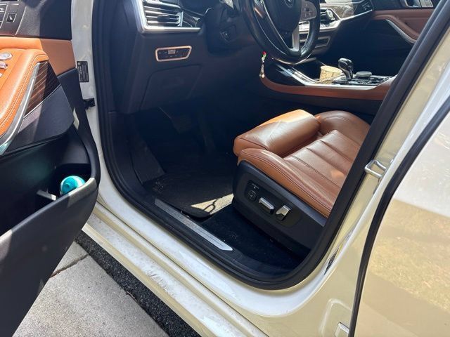Used 2021 BMW X7 xDrive40i w/ Parking Assistance Package AWD/4WD image 6