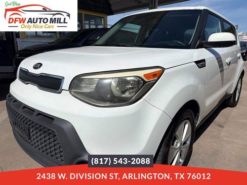 Used 2016 Kia Soul FWD image 1