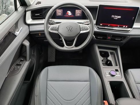 New 2026 Volkswagen Tiguan SE image 9