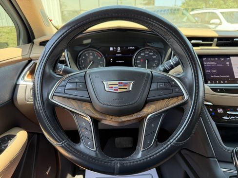 Used 2020 Cadillac XT5 Premium Luxury w/ Platinum Package image 21