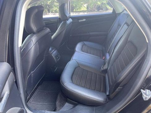 Used 2017 Ford Focus SE image 16