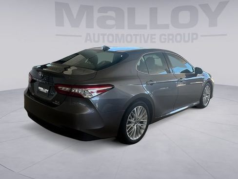 Used 2018 Toyota Camry XLE w/ Audio Package FWD image 5