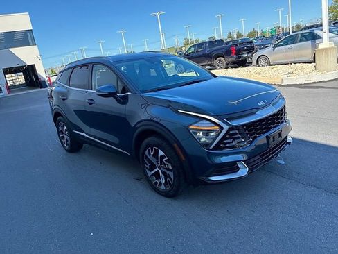 Used 2024 Kia Sportage EX AWD/4WD image 2