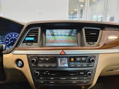 Used 2015 Hyundai Genesis 3.8 image 19