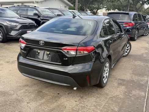 Used 2022 Toyota Corolla LE image 5