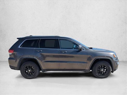Used 2020 Jeep Grand Cherokee Laredo RWD image 4