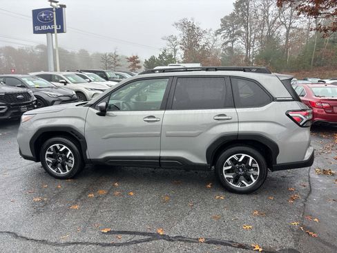 Certified 2025 Subaru Forester Premium image 6
