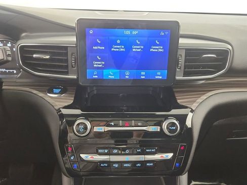 Used 2022 Ford Explorer Limited w/ Equipment Group 301A image 12