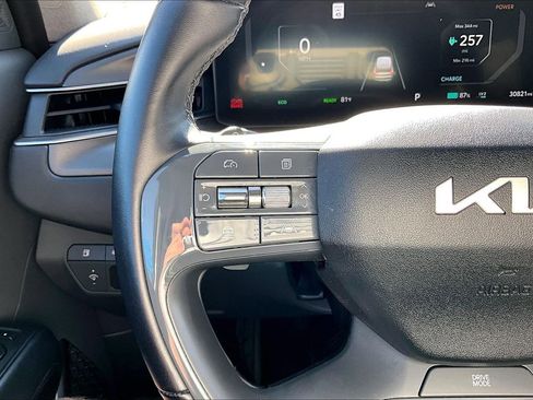 Used 2024 Kia EV9 Light Long Range image 11