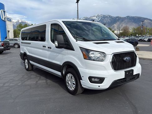 Used 2024 Ford Transit 350 XLT image 5