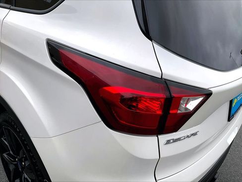 Used 2019 Ford Escape Titanium AWD/4WD image 34